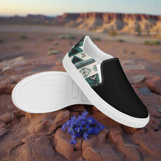 Kanab Two Tone Slip-on Canvas Shoes with a Stylish Design and Comfortable Fit for Everyday Use