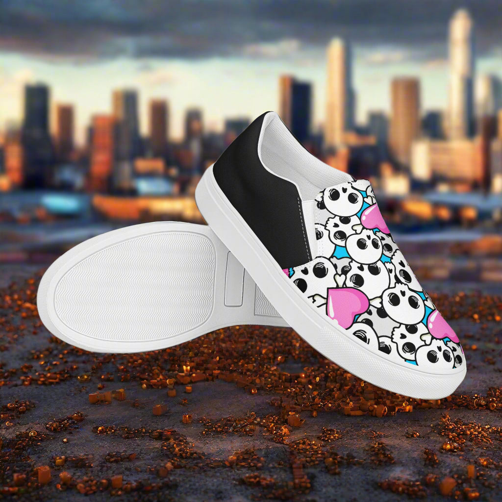 Pink Heart Skulls Halftone Slip-On Canvas Shoes with Black Accents for Unique Style