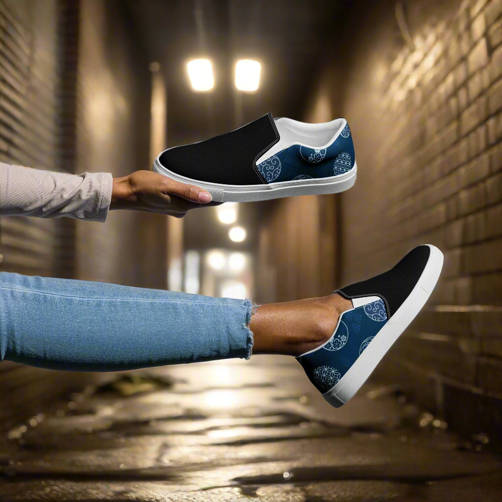 Slip-on Canvas Shoes Blue Seals Two Tone featuring a stylish black and blue design with comfortable fit