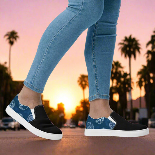 Slip-on Canvas Shoes Blue Seals Two Tone with Stylish Design, Perfect for Everyday Wear