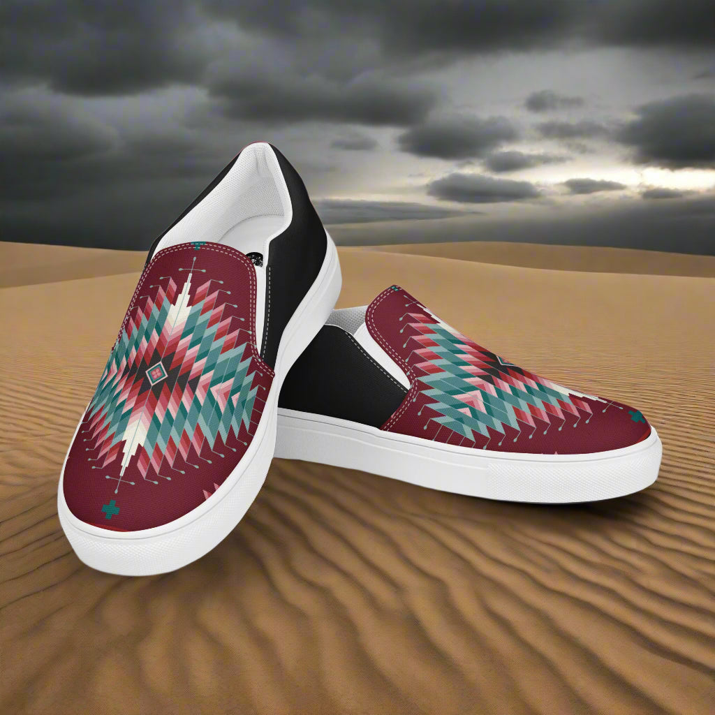 Slip-on Canvas Shoes Chinle Halftone in burgundy and black with a unique geometric design.