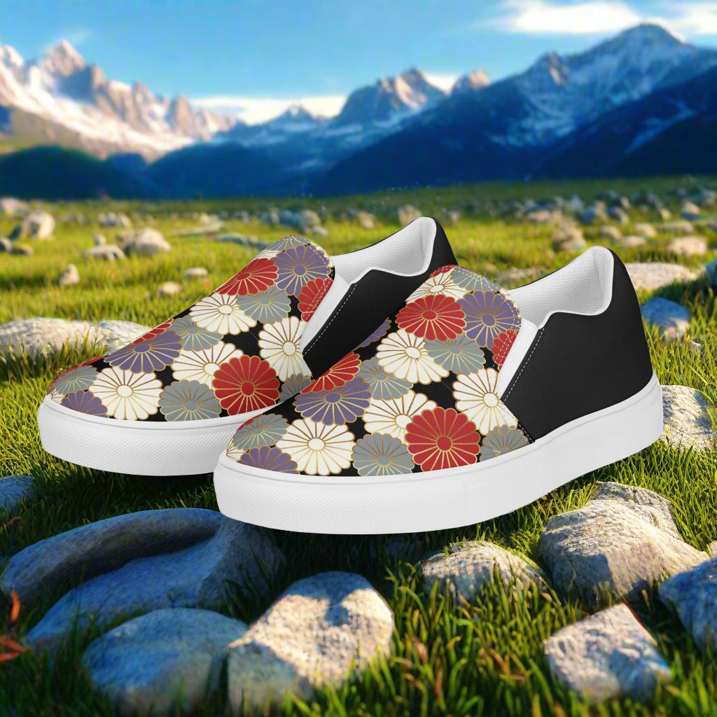 Stylish Slip-on Canvas Shoes Chrysanthemum Halftone with vibrant floral patterns for casual wear