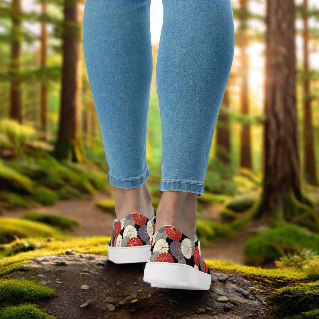Slip-on Canvas Shoes Chrysanthemum Two Tone featuring a floral design ideal for casual outings