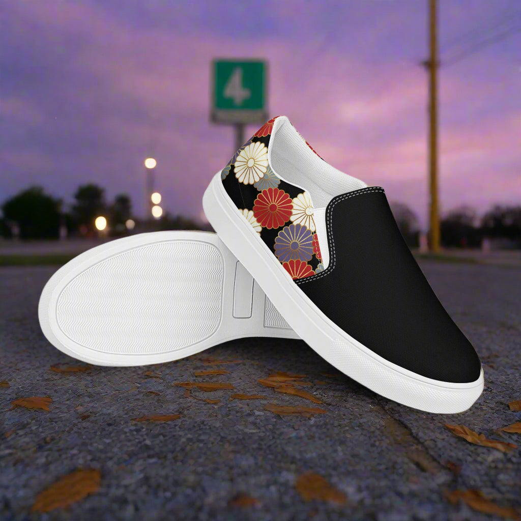 Slip-on Canvas Shoes Chrysanthemum Two Tone with floral design and black accents for casual wear