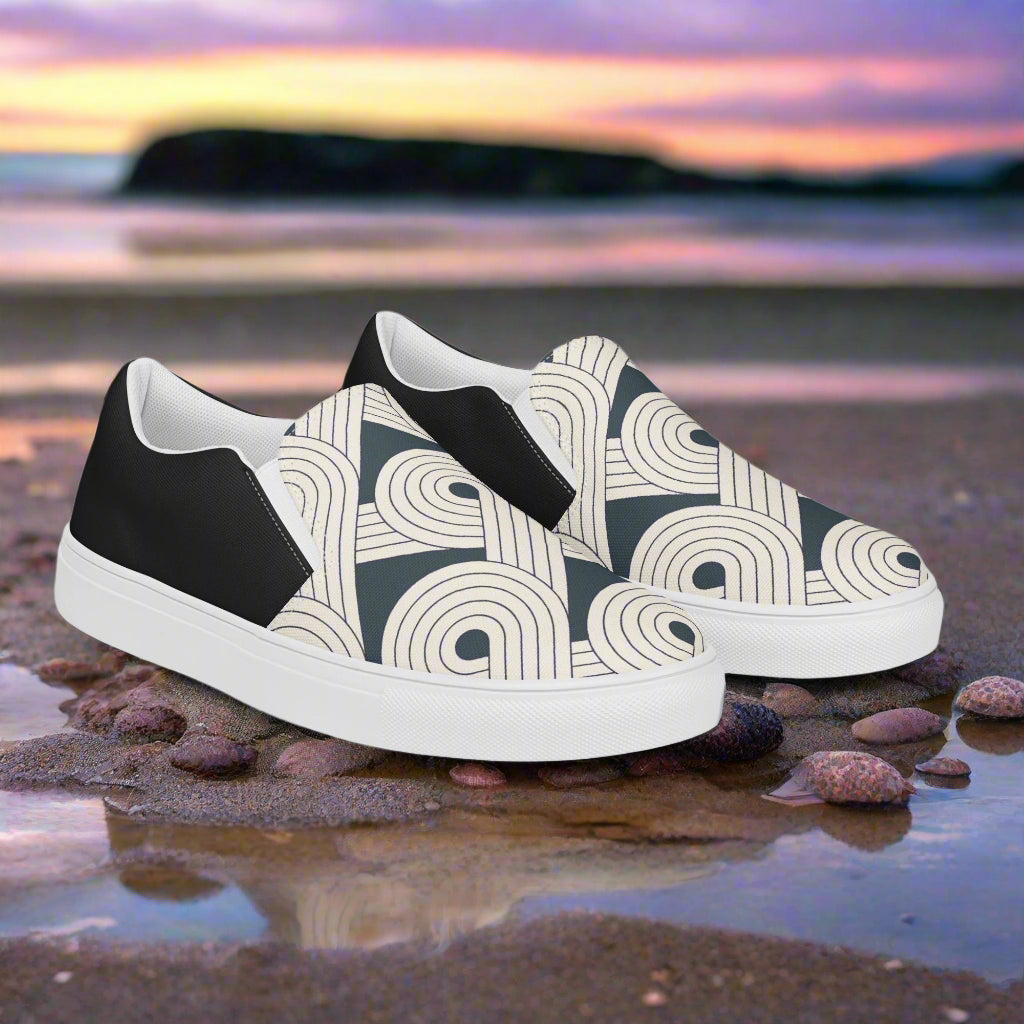 Stylish Slip-on Canvas Shoes Dream Cloud Halftone with Unique Pattern for Casual Wear