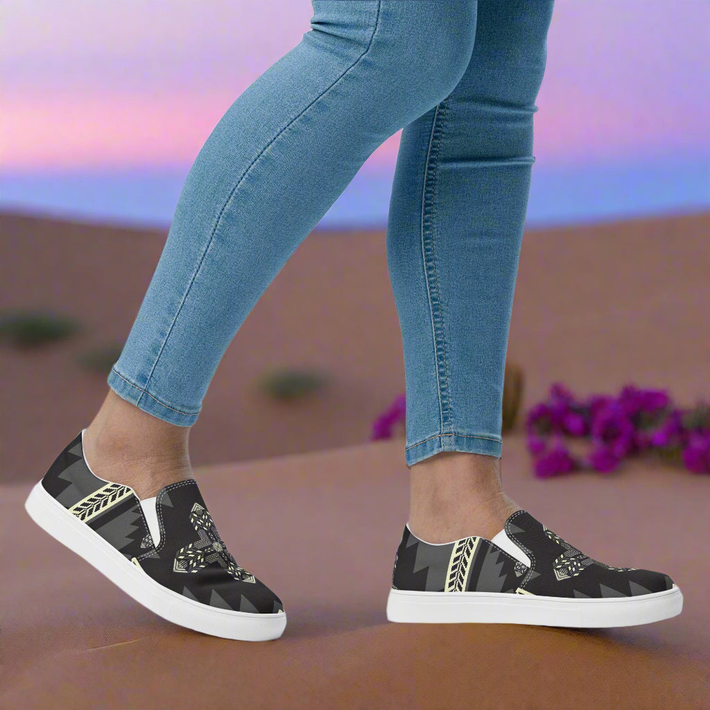 Stylish Slip-on Canvas Shoes Oljato Southwest Pattern ideal for casual outings and everyday wear