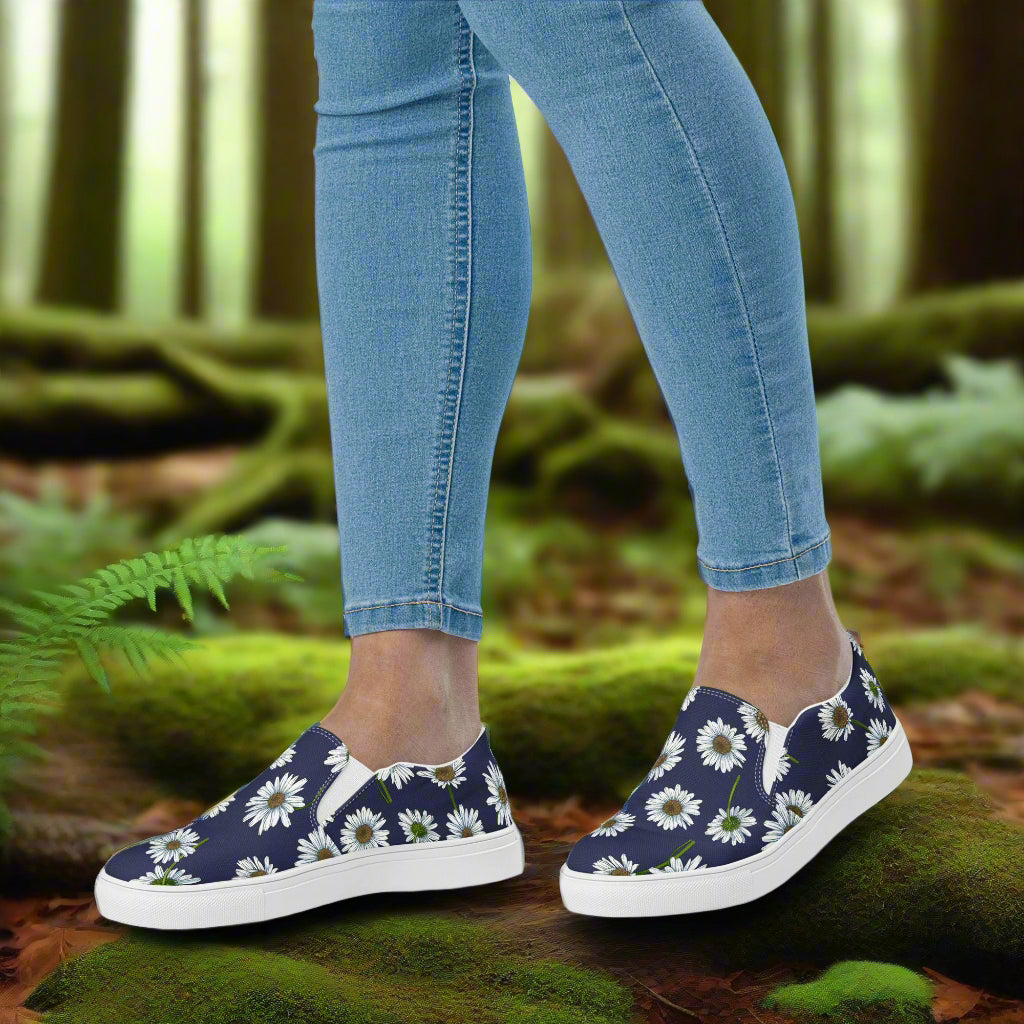 White Daisy Slip-on Canvas Shoes featuring a floral design, perfect for casual outings