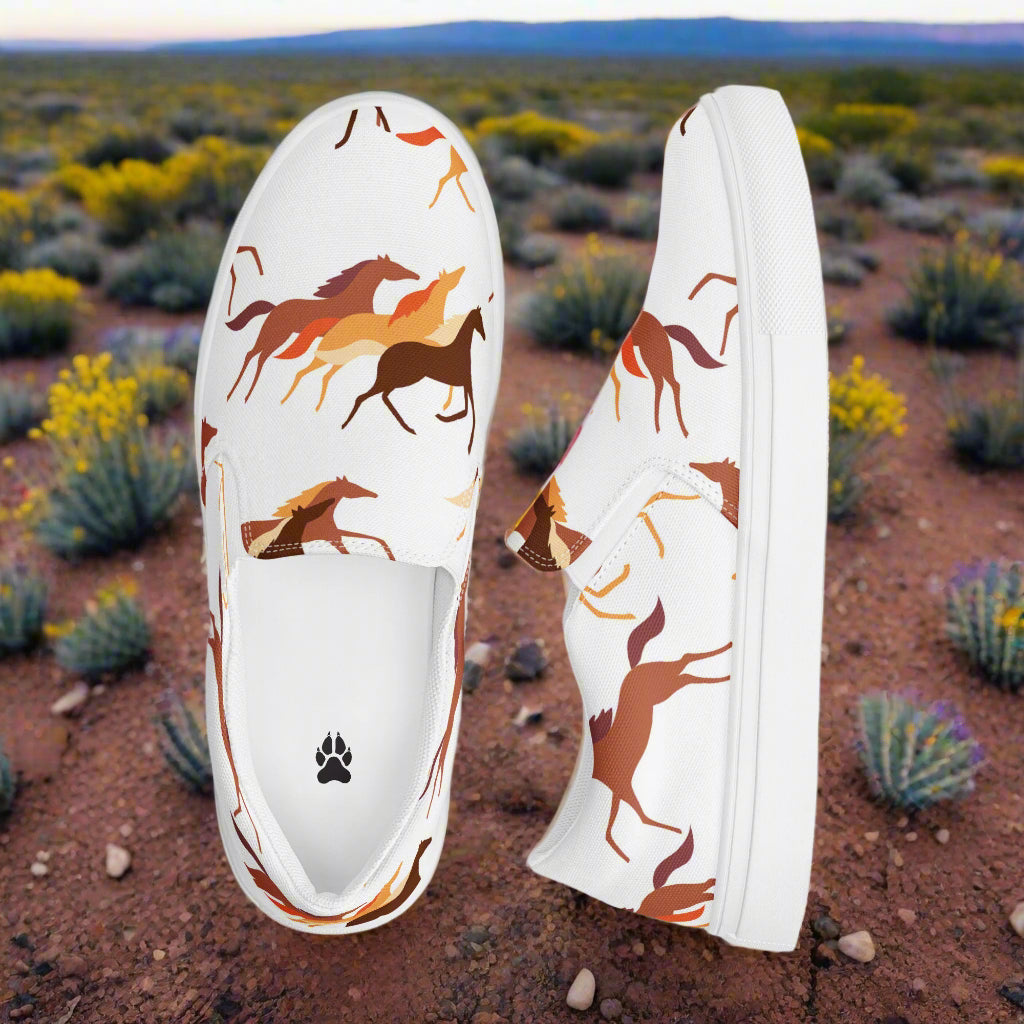 Wild Horse Slip-on Canvas Shoes with Vibrant Horse Prints for Stylish Comfort