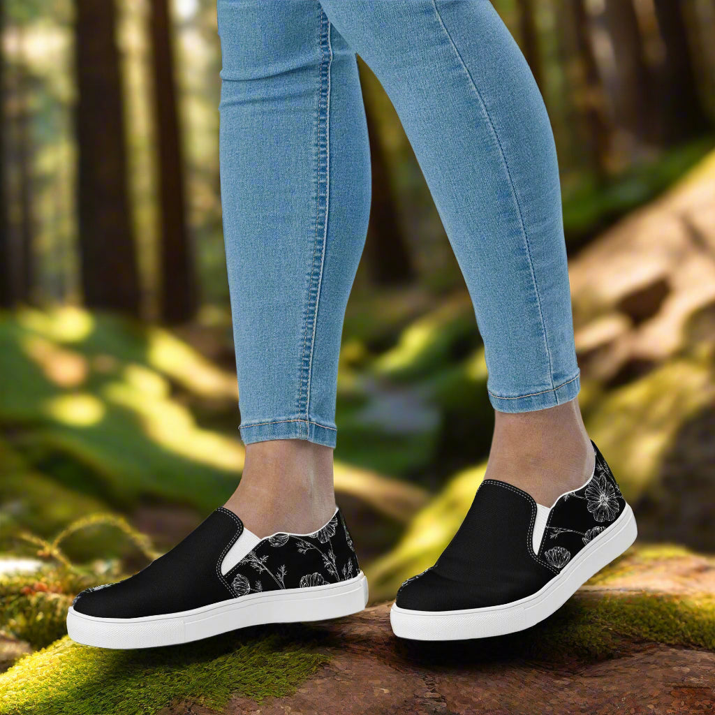 Women’sCustom Slip-on Canvas Shoes Floral Print Black Poppy Two-Tone