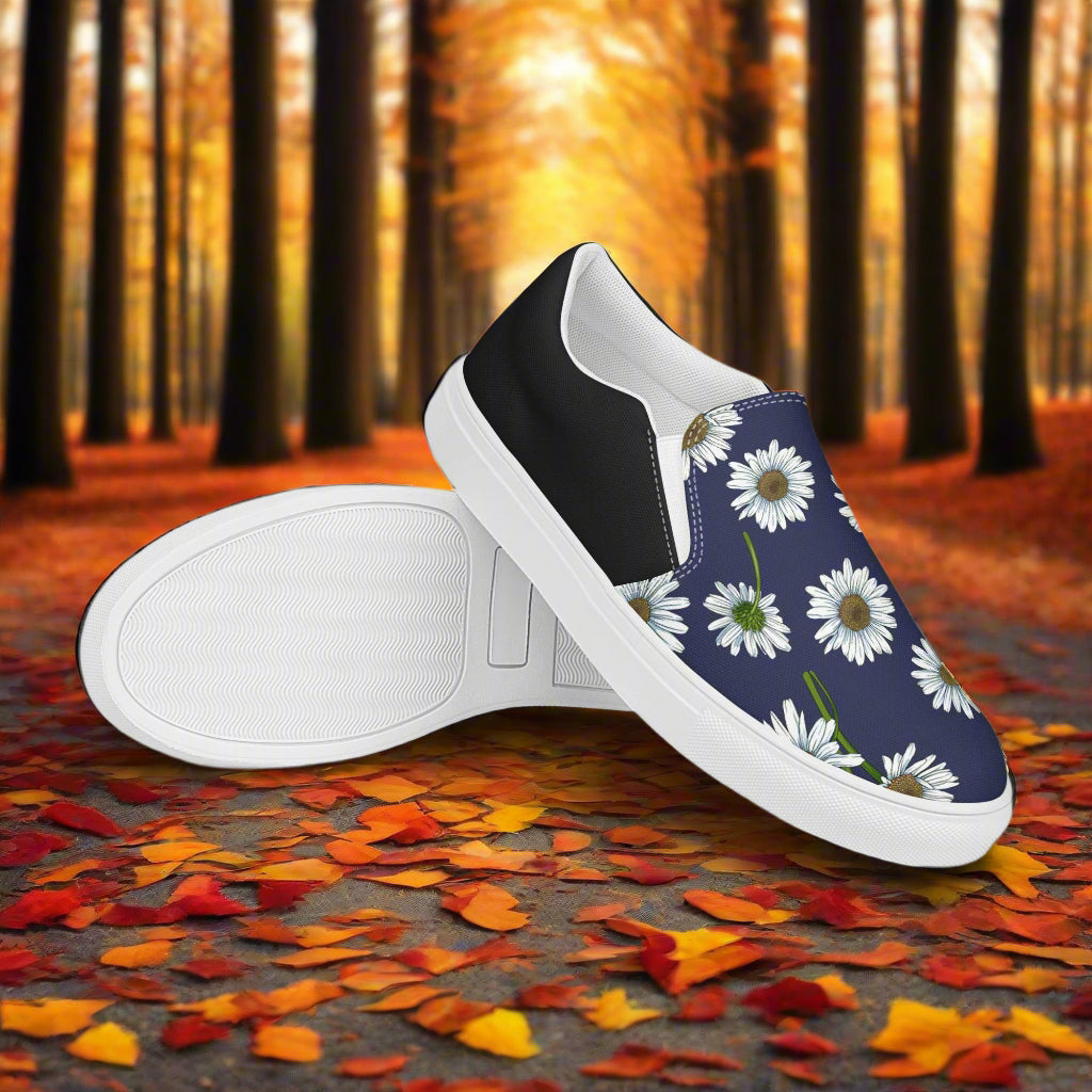 Women’s Slip-on Canvas Shoes Navy Blue with White Daisy Floral Print Halftone