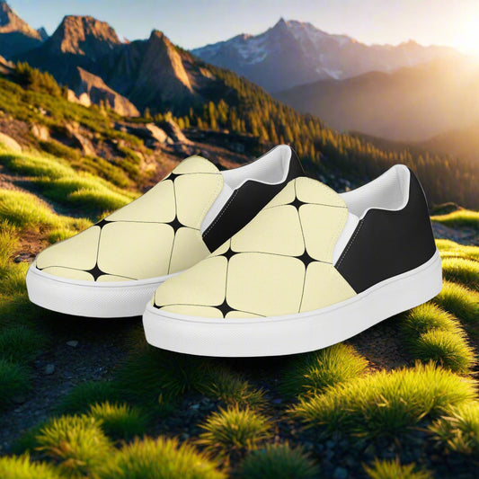 Yellow Diamond Halftone Slip-on Canvas Shoes with a Stylish Design for Everyday Wear
