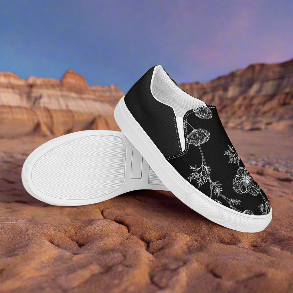 Black Poppy Halftone Slip-on Canvas Shoes with Stylish Floral Design for Comfortable Wear