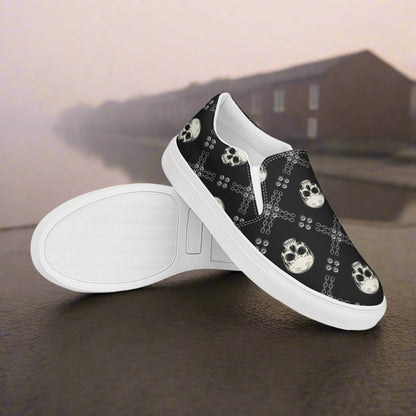 Black Skulls Slip-On Canvas Shoes with Unique Skull Design for a Stylish Look