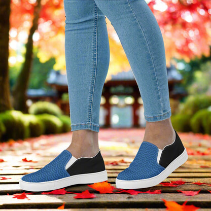Women’s Asian Print, Slip-on Canvas Shoes, Japanese Blue Sea Waves Pattern,  Halftone
