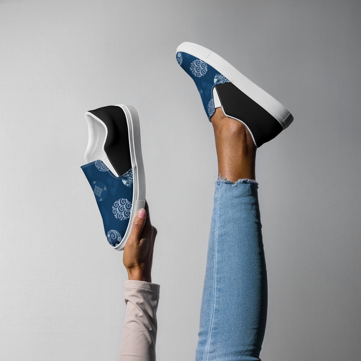 Silk Road | Women’s Slip-on Canvas Shoes | Blue Seals Halftone