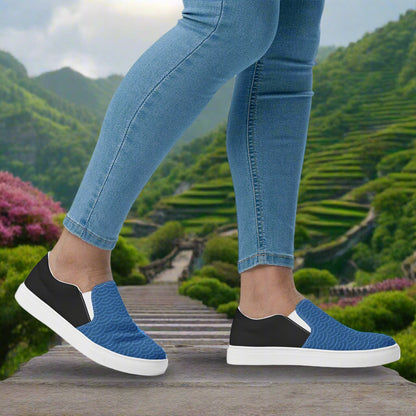 Women’s Asian Print, Slip-on Canvas Shoes, Japanese Blue Sea Waves Pattern,  Halftone