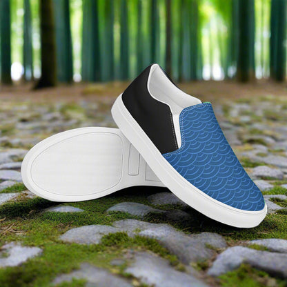 Women’s Asian Print, Slip-on Canvas Shoes, Japanese Blue Sea Waves Pattern,  Halftone